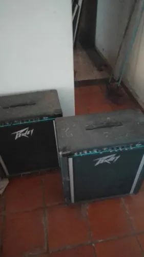 2 CAIXAS DE SOM POTENTES PEAVY