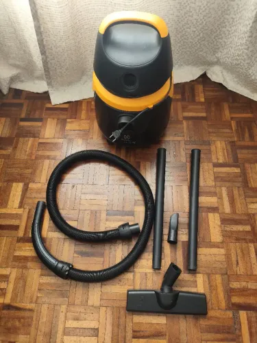 Vendo Aspirador de pó e água Eletrolux Acqua Power