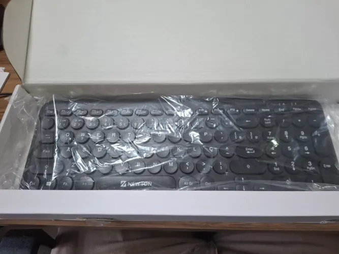TECLADO + MOUSE SEM FIO ? R$ 80,00
