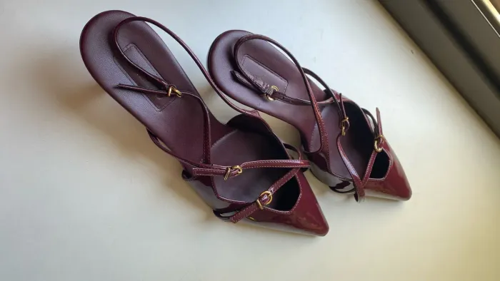 Scarpin Arezzo Verniz Salto Médio Slingback Amélia Seminovo