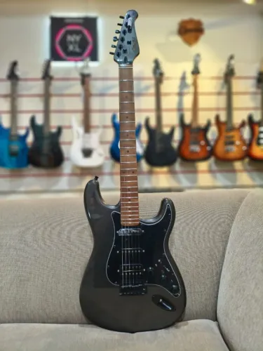 Guitarra Seizi Multismart Budokan Vintage Metallic Black c/ Bag *LANÇAMENTO!* (NOVA!)
