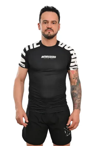 Rashguard In The Guard 