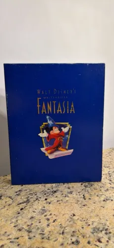 RARIDADE DISNEY PARA COLECIONADORES edição comemorativa limitada do clássico Fantasia ?