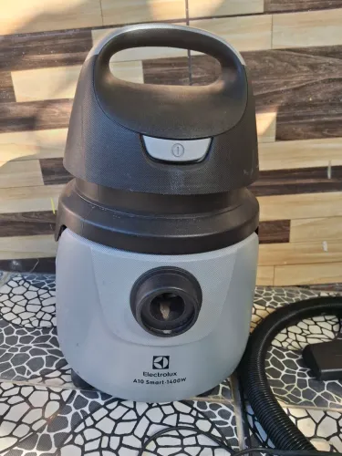 Vendo aspirador se pó Electrolux semi novo