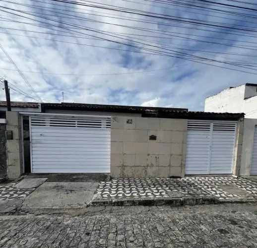 CASA EM RUA PÚBLICA - FAROLÂNDIA [52887]