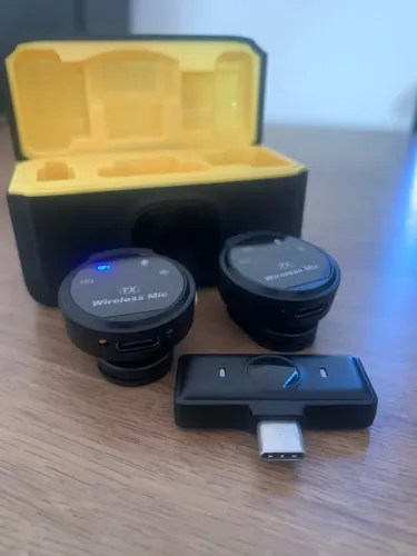 Microfone de Lapela J6 USB-C com 2 Lapelas