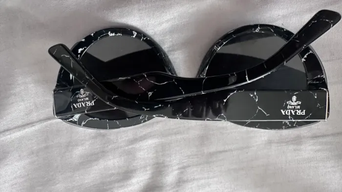 Óculos de Sol Prada Original SPR 01Y ? Preto Marmorizado, Oversized, com Estojo