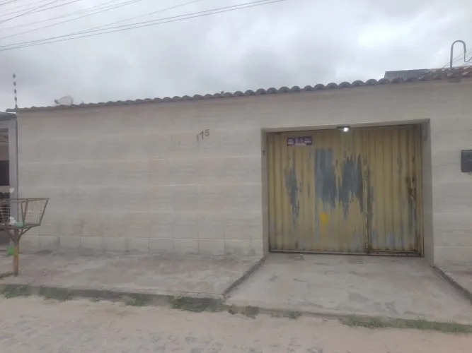 Vende-se casa no bairro Bom Sucesso