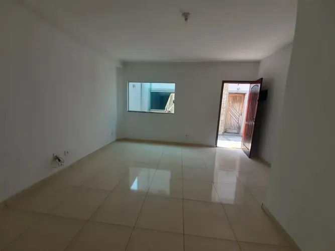 LOCAÇÃO CASA EM CONDOMÍNIO CENTRO DA PENHA COM 3 DORMITÓRIOS SENDO 1 SUITE E 2 VAGAS