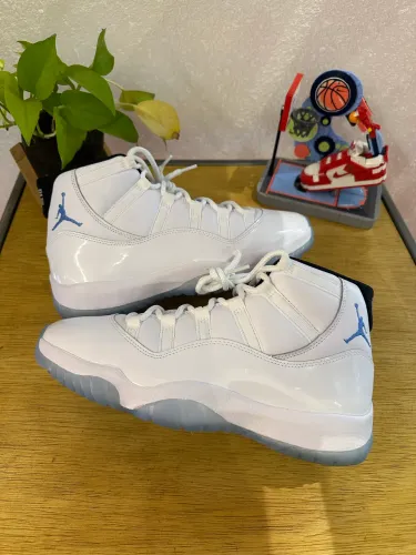 Air Jordan 11 Legend Blue