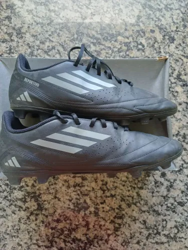 Chuteira Adidas
