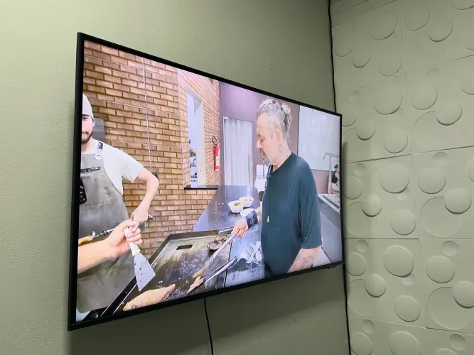 Smart TV Samsung 43 Borda Infinita Ultra Fina 4K