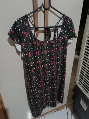 Vestido novo, tamanho P, veste super bem.