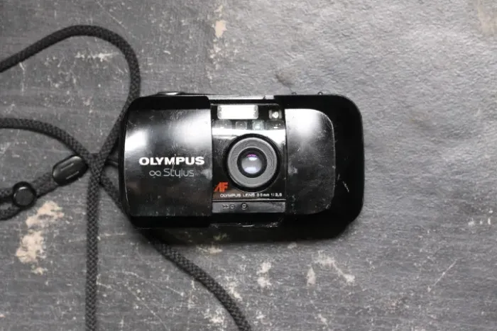 Camera Analogica OLYMPUS mju (PARA PEÇAS)