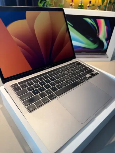 macbook pro 13 2020