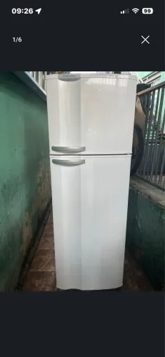 Geladeira Electrolux DC39 degelo automático