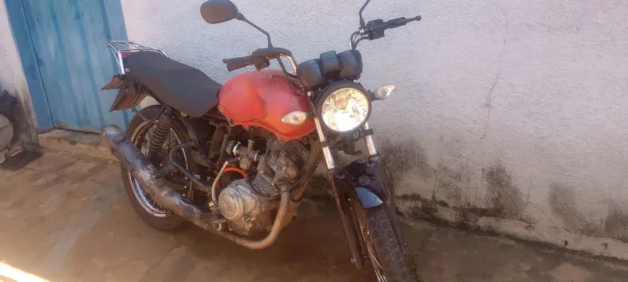 YBR 125 de leilão com nota,faço entrega em palmas e regiões próximas,confira.