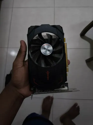 ?Placa de Vídeo RX 550 4GB - Com Defeito / Para Conserto ou Retirada de Peças