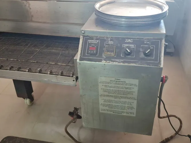 Itens de pizzaria completo  forno esteira masseira abridor de massa bancada refrigerada 