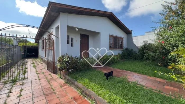 Casa Ampla com 3 Quartos e Pátio Grande no Bairro Caça e Pesca  Excelente Oportunidade!