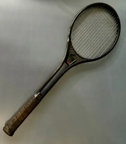 Antiga Raquete de Tênis - GSI Grand Smash