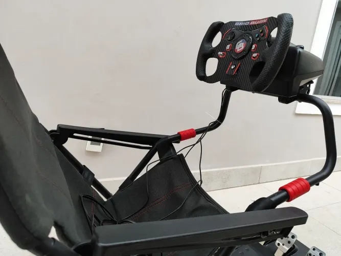 Volante Logitech G920 com cadeira.