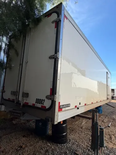 furgão refrigerado 16 paletes 8,50m Randon 2.40m altura interna
