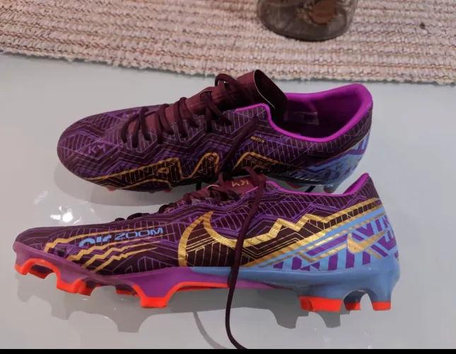 Chuteira Nike 43