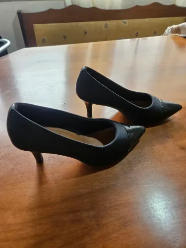Sapatos femininos 36 - praticamente novos