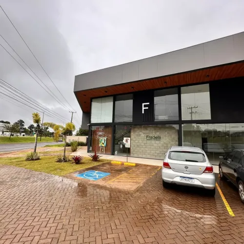 Salão amplo de 112m² p/ locação em galeria em esquina - Nova Lima
