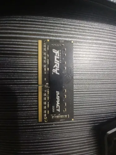 2 pentes de Memória RAM, 8 GB de ram cada