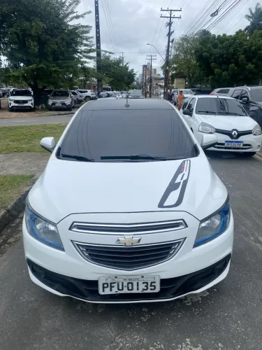 Chevrolet Onix Hatch LT 1.0 8V Flex Power Mec. 4P 2013