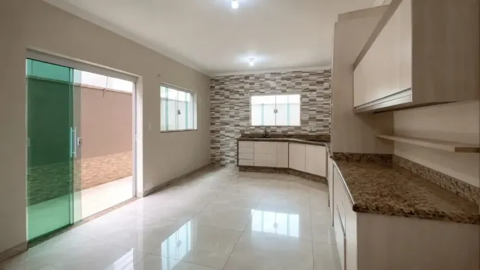 Maravilhoso Sobrado com 4 dormitórios à venda, R$ 600.000 - Lavadouro de Areia - Taubaté/S