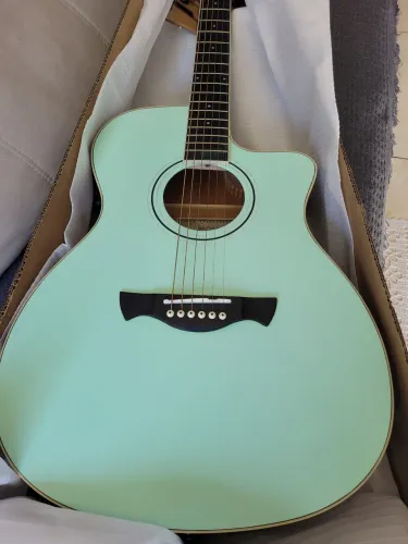Violão novo