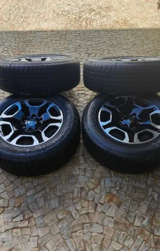 04 Rodas Originais Hilux SRX Aro 18 pneus Michelin