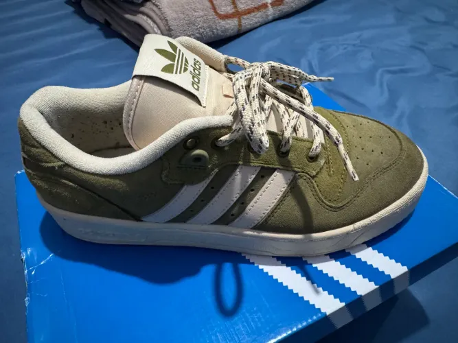 Tênis adidas RIVALRY LOW W