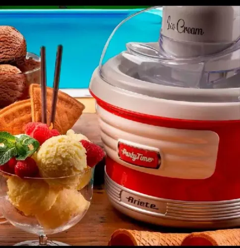 MÁQUINA PARA SORVETE OU GELATO USADA 3X. ESTOU VENDENDO PARA COMPRAR UMA INDUSTRIAL