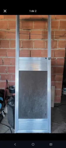 PORTA DE ALUMÍNIO 