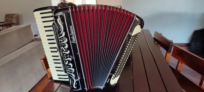 Acordeon Paolo Soprani 120 baixos 