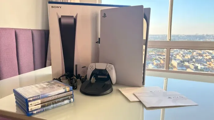Playstation 5 Mídica Física 1TB + 4 Jogos