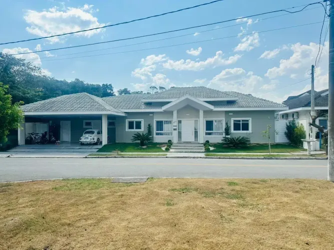 casa de Alto Padrão à venda no Condomínio Altos da Serra VI - São José dos Campos