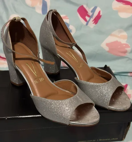 Sandália Salto Bloco Prata com Glitter Vizzano - Tamanho 38