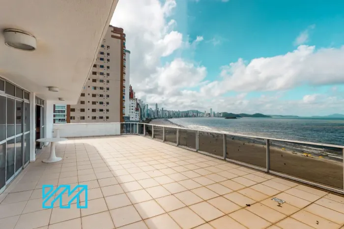 Cobertura Duplex no Edifício Adolfo Wehmuth em Balneário Camboriú