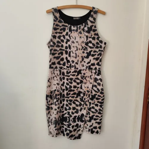 Vestido Curto Animal Print Nyma - Tecido Texturizado com Elastano - Tamanho M