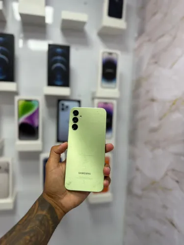 SAMSUNG A14 128GB ? R$550