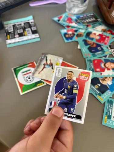 Figurinha legend Mbappe