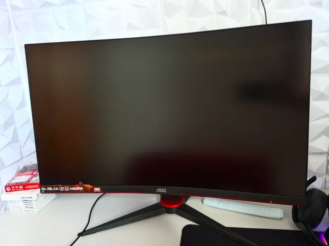 Monitor aoc curvo legend 27 240HZ