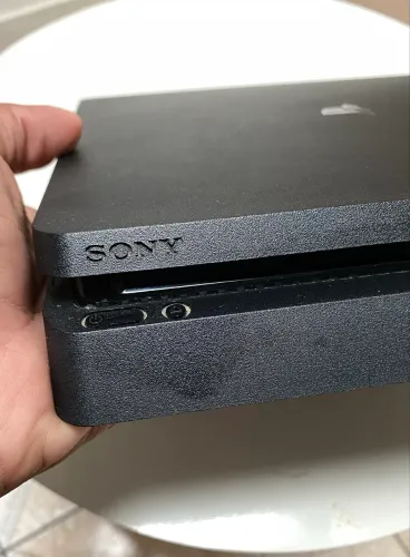 Ps4 slim 500Gb com dois controles originais