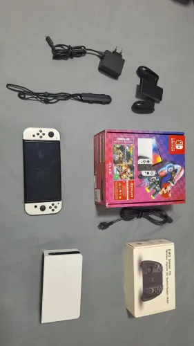 Nintendo switch oled DESBLOQUEADO (com acessórios)