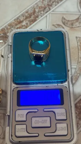 Anel de ouro 18K , 10,2 gramas na balança/ peça de joalheira,